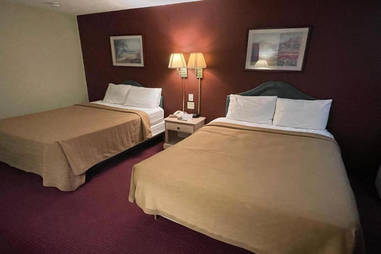 Travelodge Inn & Suites By Wyndham Muscatine Exteriér fotografie